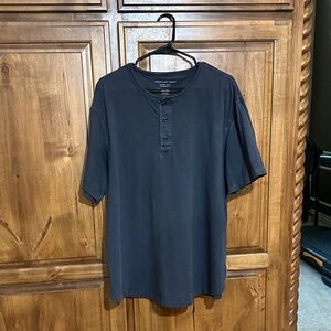 American Eagle Outfitters Men's Dark Gray Henley Tee